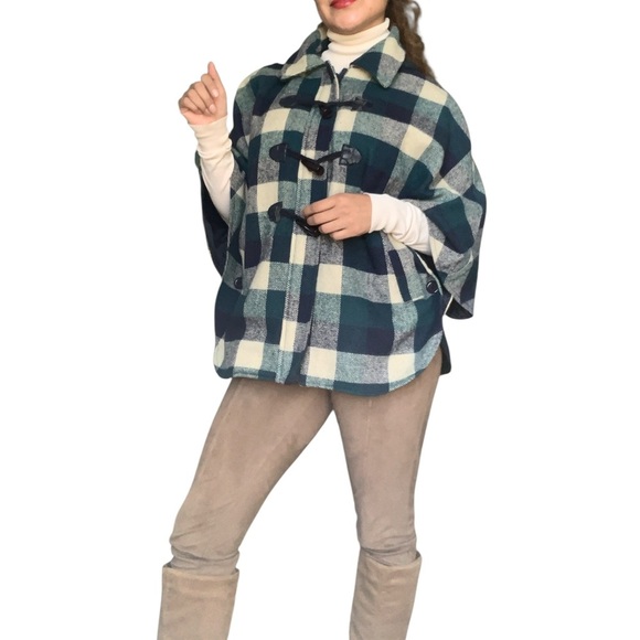 Last Kiss Plaid Toggle Cape Coat  Large - Picture 4 of 10